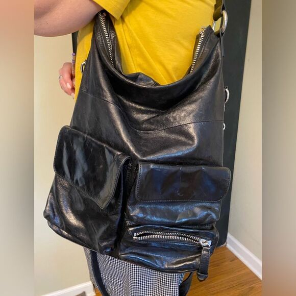 Auth HOBO wallet clutch. See other pieces that match. Black Leather lots of room - Picture 6 of 7